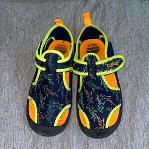 OshKosh boy shoes size 12